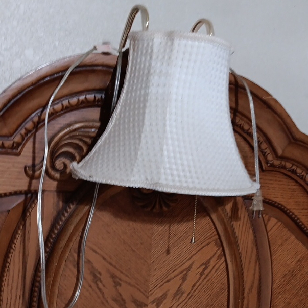 Elegant Cream Woven Lampshade - Picture 3 of 16